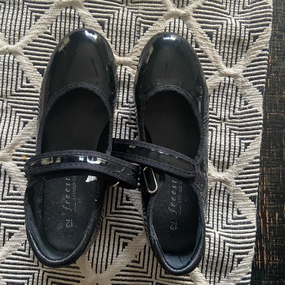 Danskin girls tap shoes size 12